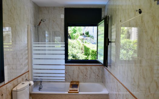 CHALET «ALT STANDING» EN MONTJUÏC (GIRONA)