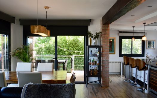 CHALET «ALT STANDING» EN MONTJUÏC (GIRONA)