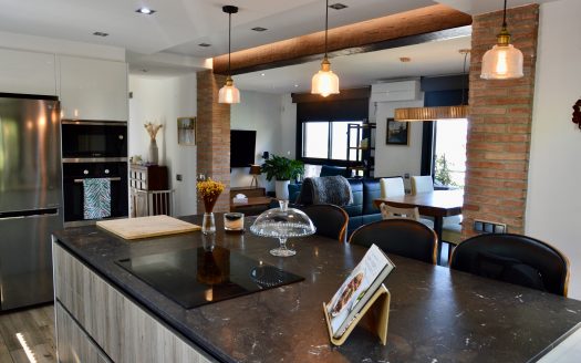 CHALET «ALT STANDING» EN MONTJUÏC (GIRONA)