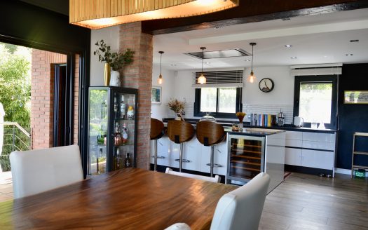 CHALET «ALT STANDING» EN MONTJUÏC (GIRONA)