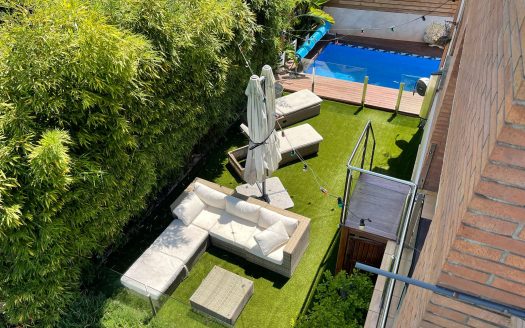 CHALET «ALT STANDING» EN MONTJUÏC (GIRONA)