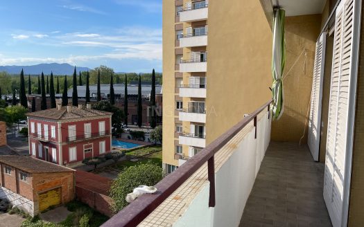 PISO EXTERIOR DE 4 DORMITORIOS DOBLES (DEVESA)