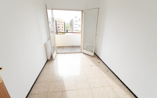 PISO EXTERIOR DE 4 DORMITORIOS DOBLES (DEVESA)