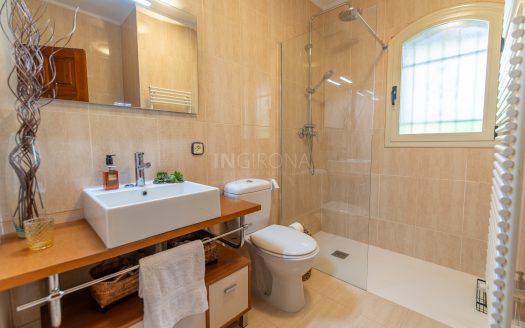 CHALET INDEPENDIENTE CON PISCINA Y VISTAS AL MAR (ST. ANTONI DE CALONGE)