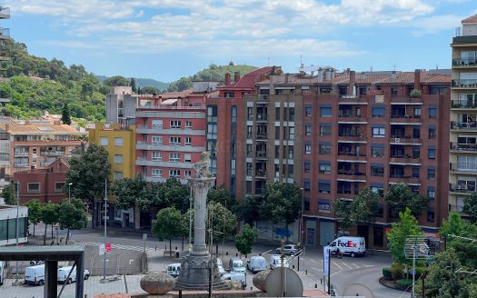 PISO EN GRAN VIA JAUME I REFORMADO