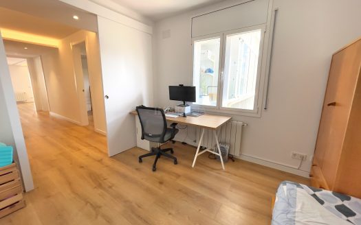 PISO EN GRAN VIA JAUME I REFORMADO