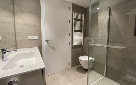 PISO EN GRAN VIA JAUME I REFORMADO