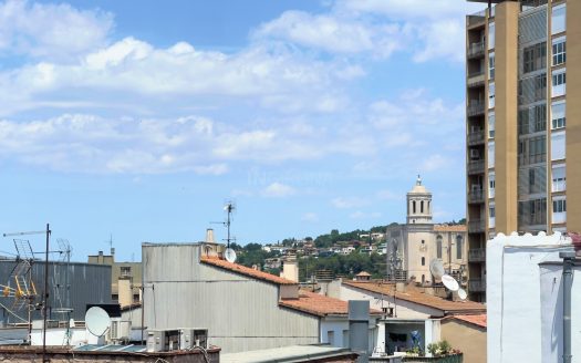 PISO EN GRAN VIA JAUME I REFORMADO