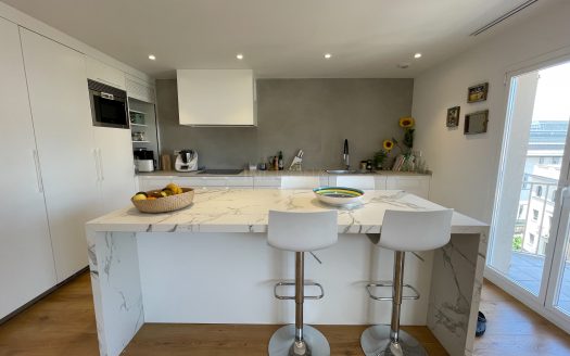 PISO EN GRAN VIA JAUME I REFORMADO