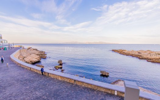 LOCAL RESTAURANTE PRIMERA LINEA DE MAR
