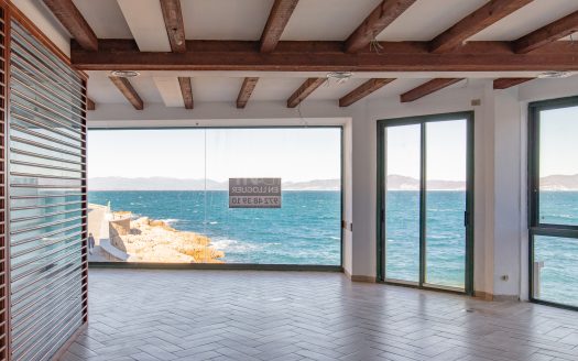 LOCAL RESTAURANTE PRIMERA LINEA DE MAR