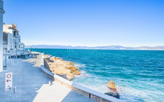 LOCAL RESTAURANTE PRIMERA LINEA DE MAR