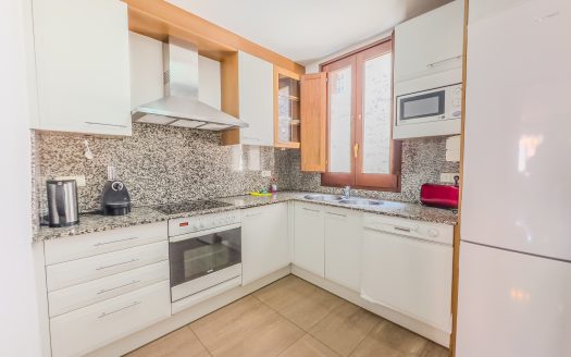 Ático dúplex con garaje en el Barri Vell de Girona con licencia turistica activa