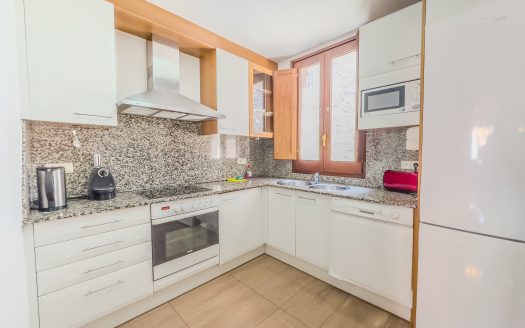 Ático dúplex con garaje en el Barri Vell de Girona con licencia turistica activa